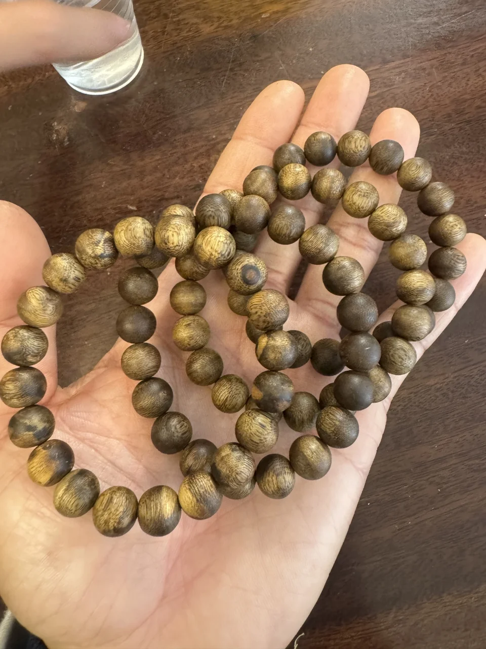 Bracelet en bois de oud